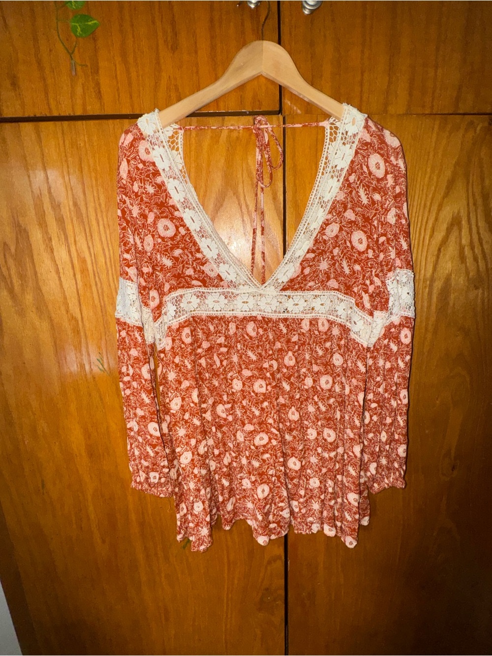 Forever 21 Rust Floral Lace-Trim V-Neck Tunic
